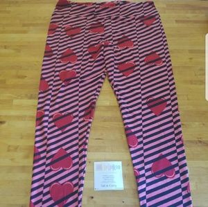 BNWT TC LuLaRoe Valentine heart leggings